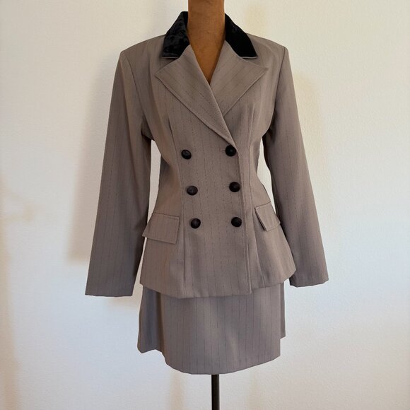 City Triangles Women's Size 7 Beige Taupe Double-Breasted 2 Piece Suit Skirt Set - Picture 1 of 11